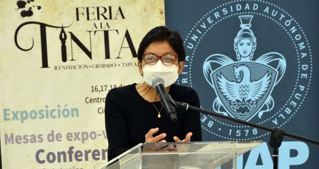La Rectora Lilia Cedillo inaugura la exposición “Feria a la tinta”