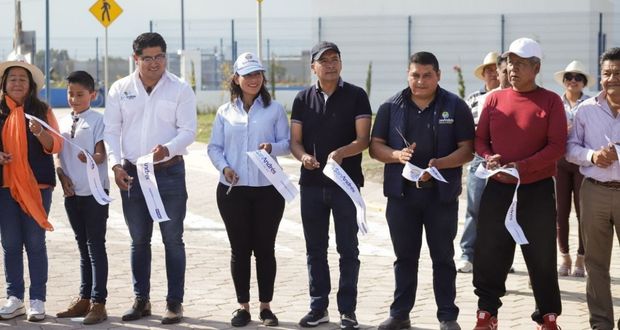Tlatehui entrega obra de adoquinamiento en San Luis Tehuiloyocan