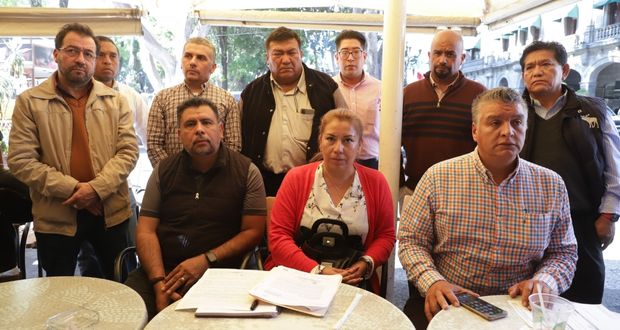 Maestros desconocen a dirigente en Puebla; piden que SEP acuerde con ellos