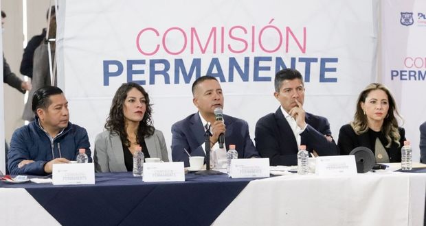Recibe Mundo Tlatehui a integrantes de la Comisión Permanente por Puebla