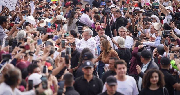 AMLO encabeza en CDMX marcha multitudinaria y pacífica; apoyo es por convicción