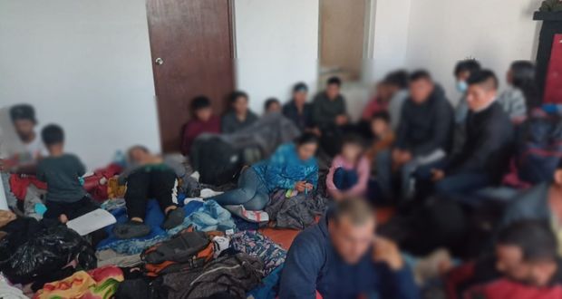 INM encuentra a 49 migrantes en predio de Puebla, menores entre ellos