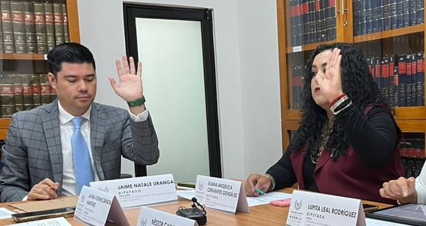 Destacan ley contra contaminación visual y uso de bicicleta en comisión