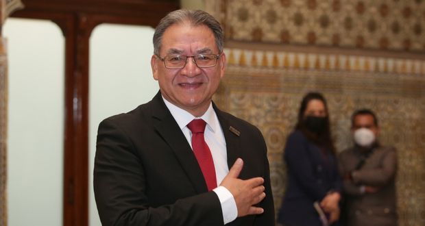 Por preinfarto, hospitalizan a Melitón Lozano, extitular de SEP