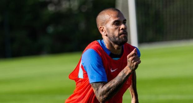 ¿Daniel Alves se va de Pumas?; Así luce el panorama