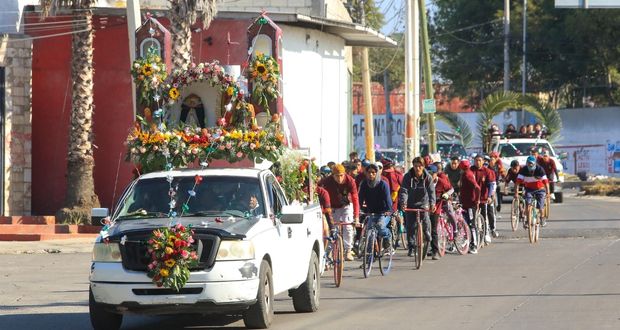Movidos por fe, peregrinos poblanos viajan la Basílica de Guadalupe