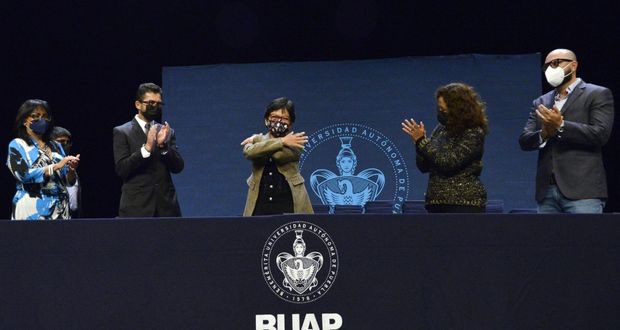 Preside Rectora María Lilia Cedillo la graduación de 268 egresados de Psicología