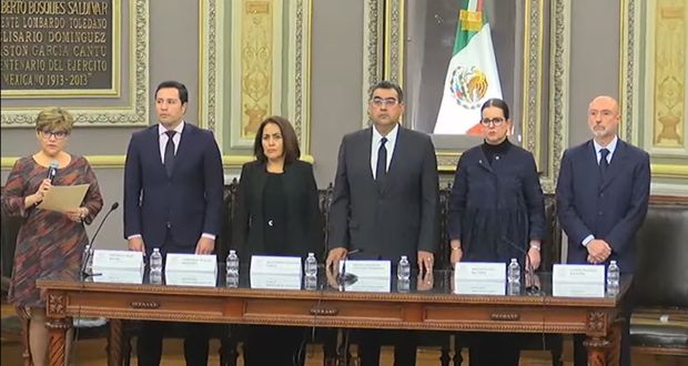 Congreso elegirá a gobernador sustituto de Barbosa; Hill, encargada
