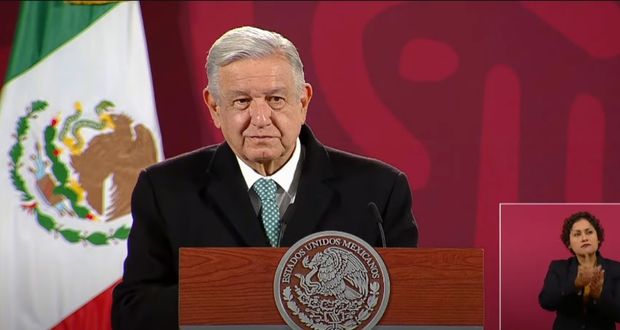 AMLO analiza derogar el artículo 33 de la Constitución