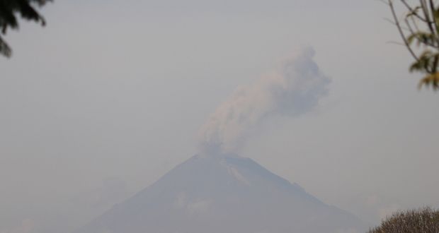 Popocatépetl registra explosión menor y expulsión de ceniza: Segob