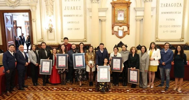 Rivera entrega premio de inclusión de personas discapacitadas