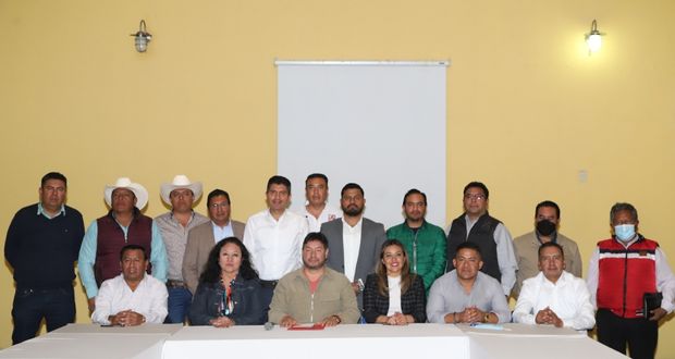 Rivera y 16 ediles piden a Congreso aprobar cobro de alumbrado público