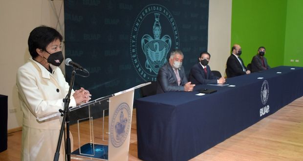 Facultad de Administración, comprometida con la formación de profesionistas de alto perfil y vocación de servicio: Rectora Lilia Cedillo