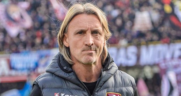 Que siempre no; Salernitana de Ochoa recontrata a DT despedido