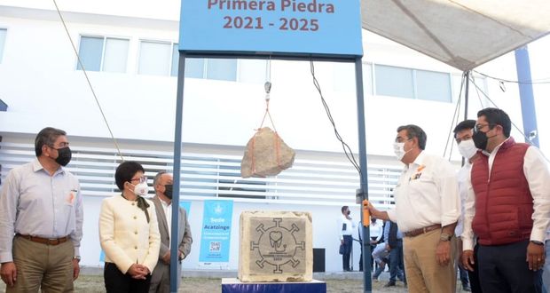 Colocan la Rectora Lilia Cedillo y el gobernador Sergio Salomón Céspedes primera piedra para edificios en sedes del Complejo Regional Centro