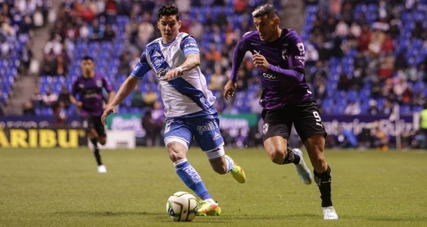 Rayados da la vuelta y derrota 2-1 al Puebla en el Cuauhtémoc