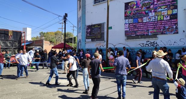 Huehues de Xonaca aceptan realizar baile de carnaval en salón ante restricciones