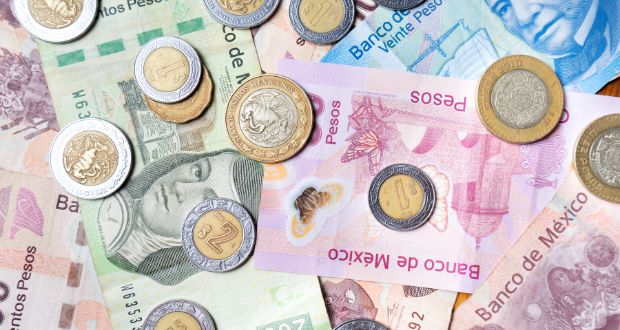 Peso mexicano vuelve a cotizar debajo de 19 por dólar; llega a 18.68