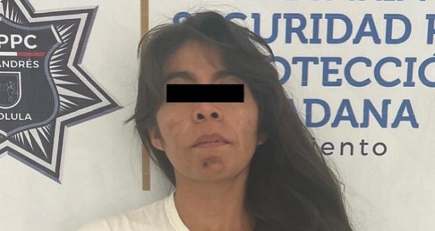 Policías de San Andrés Cholula detienen a mujer por robo de celulares