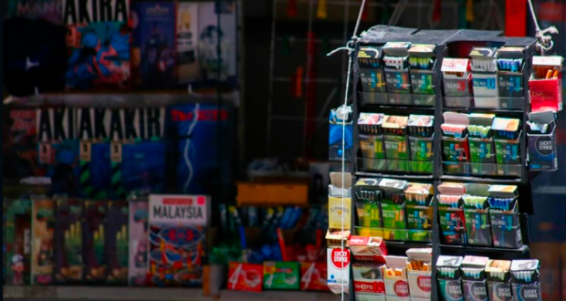 Tenderos preven impacto por prohibición de exhibir cigarrillos; apoyan medida