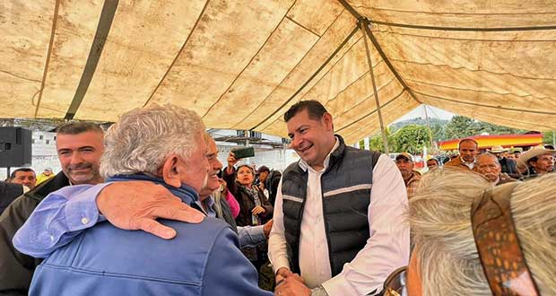 En Sierra Norte, Armenta pide hace conciencia sobre alimentación sana 