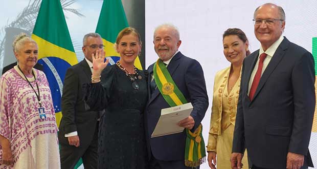 Lula rinde protesta como presidente de Brasil; Beatriz Gutiérrez asiste. Foto: Especial 