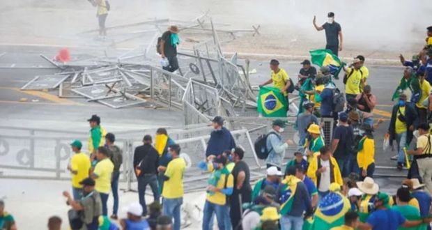 Bolsonaristas irrumpen en poderes de Brasil y Lula advierte; AMLO reprueba