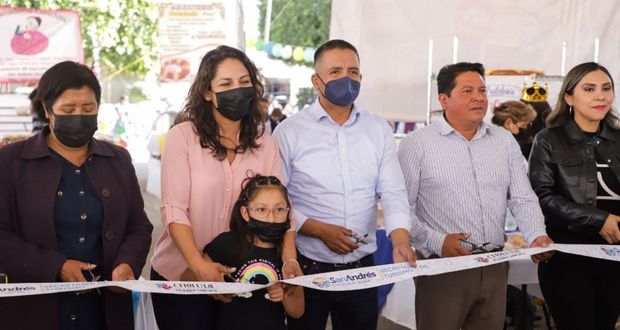 Inaugura Mundo Tlatehui La Feria de la rosca 2023 en San Rafael Comac