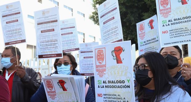 Trabajadores del Issste de San Manuel piden mejores condiciones y equipo