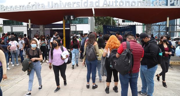 Regresan a clases 113 mil alumnos de BUAP; 4 mil de nuevo ingreso