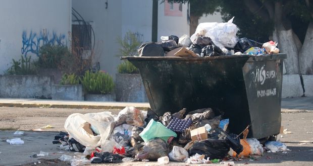 Advierten de multas a comercios por sacar basura a destiempo