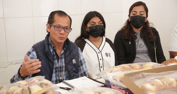 Panaderos de Puebla subirán 1 peso costo de piezas de dulce en enero