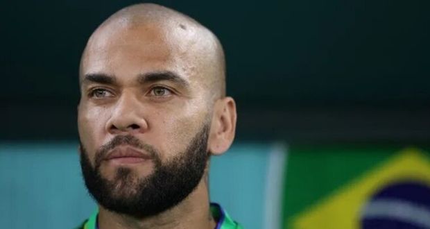 Dani Alves entregará pasaporte y usará rastreador para salir de prisión