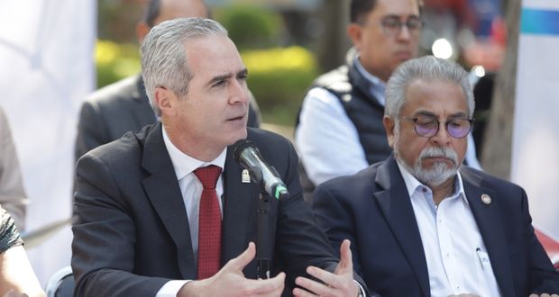 Upaep, con retrasos en dar títulos; trabaja con SEP para agilizar