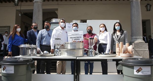 Céspedes encabeza reequipamiento de 45 desayunadores escolares