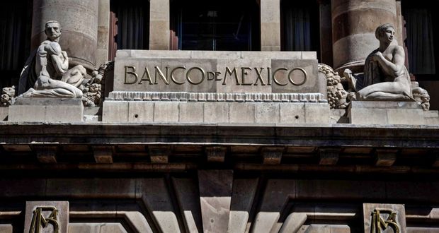 Tras 15 alzas, Banxico frena tasa de interés en 11.25% por desinflación