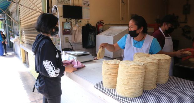 En enero, precio de tortilla en Puebla sube más que en país; vivienda, más barata
