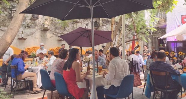 Restaurantes de Puebla, con 40% más ventas por 14 de febrero, prevén