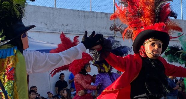Carnaval en Puebla: bailes de huehues, tradición de 3 generaciones en Xonaca