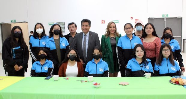 Universitarias de la BUAP participan en el Global Womens Breakfast GWB 2023