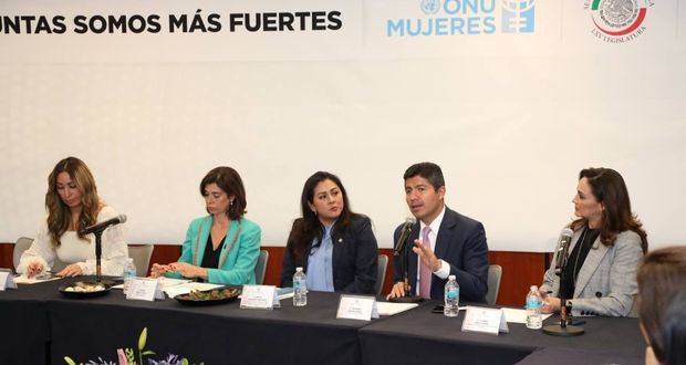 En CDMX, ayuntamiento de Puebla explica acciones de apoyo a mujeres