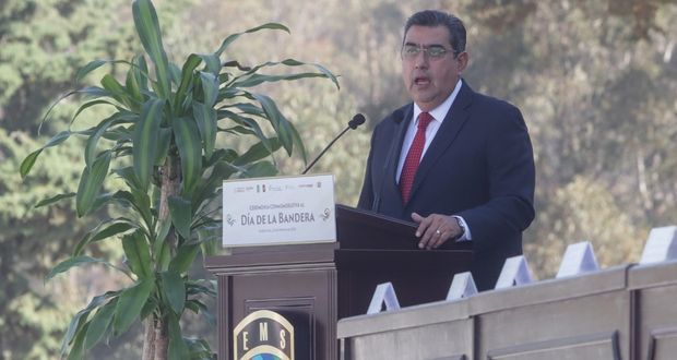 Céspedes llama a poblanos defender instituciones e identidad mexicanas