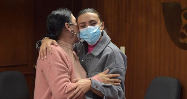 Madre dona a hija un riñón en Hospital de IMSS en Nuevo León