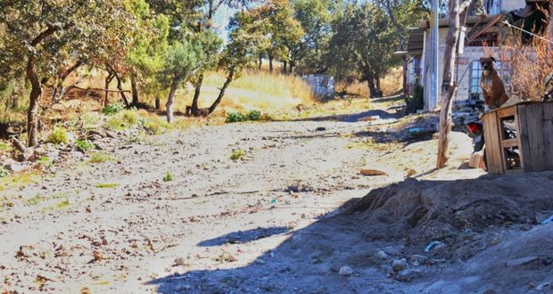 Habitantes de Escritores piden pavimentación