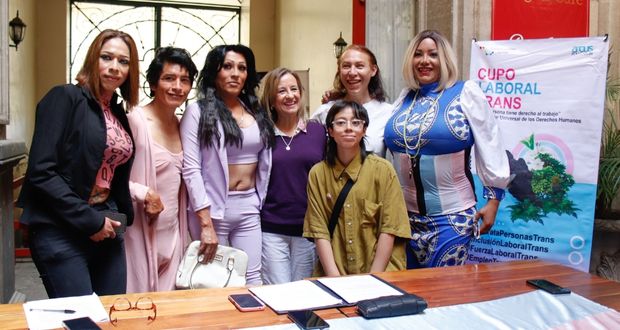 Comunidad trans pide revisar costo para modificar título profesional en Puebla