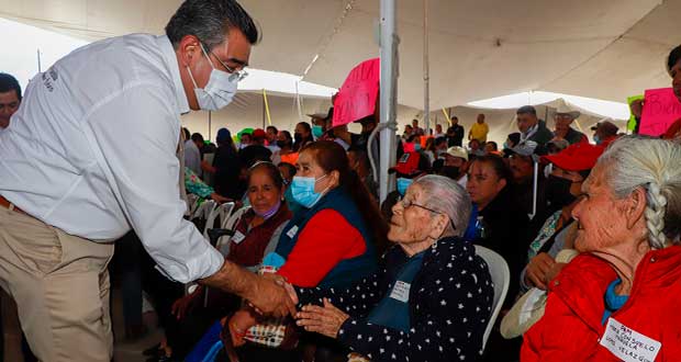 Gobierno estatal entrega apoyos por 69 mdp a campesinos de Sierra Norte  