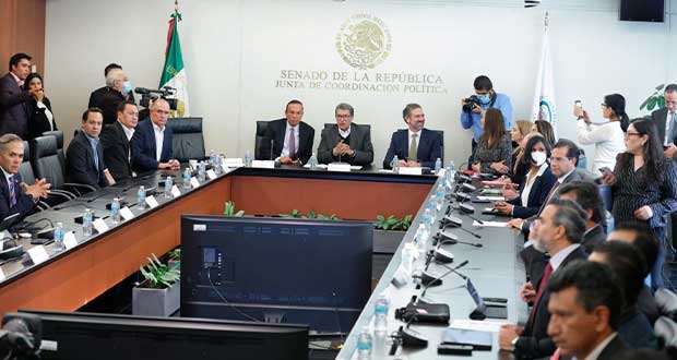 Reunión con INE, para escuchar; reforma electoral sigue: Monreal