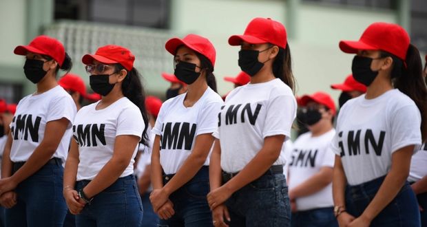 Mujeres en SMN suben 13.6% en un año; hasta 50% se queda en Ejército