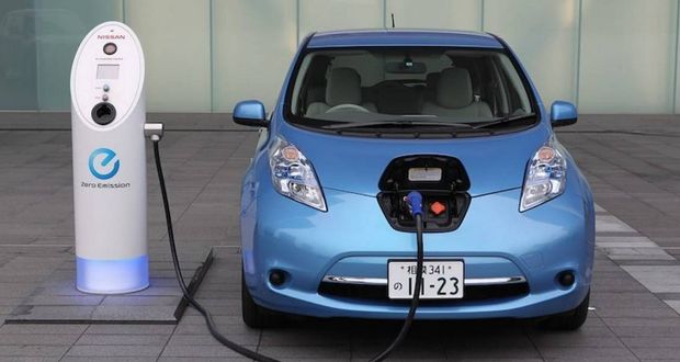 En Puebla, crece preferencia por autos eléctricos en 2022; cae la de híbridos