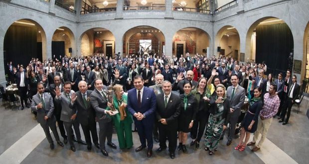 Armenta destaca labor de Escuela Libre de Derecho de Puebla
